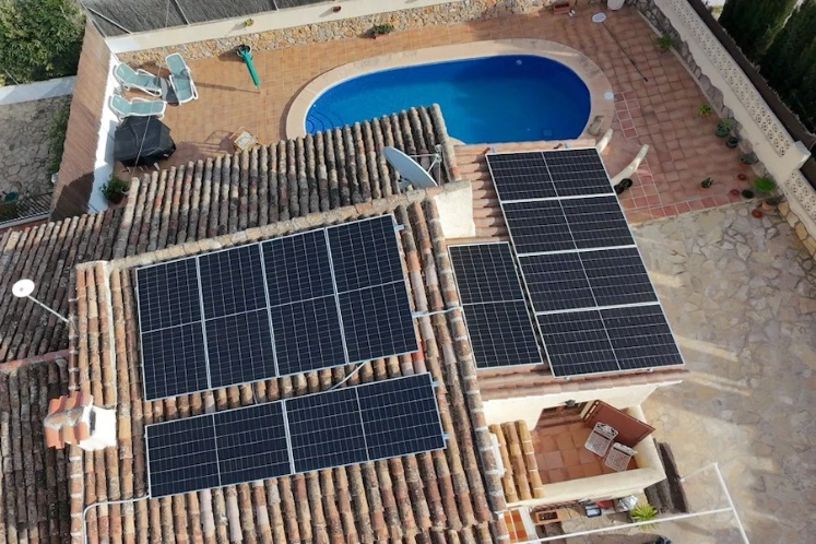 11-solar-panels-installation-in-javea-solar-panels-from-above.webp